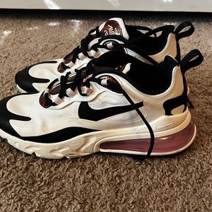 Nike women airmax 270 react